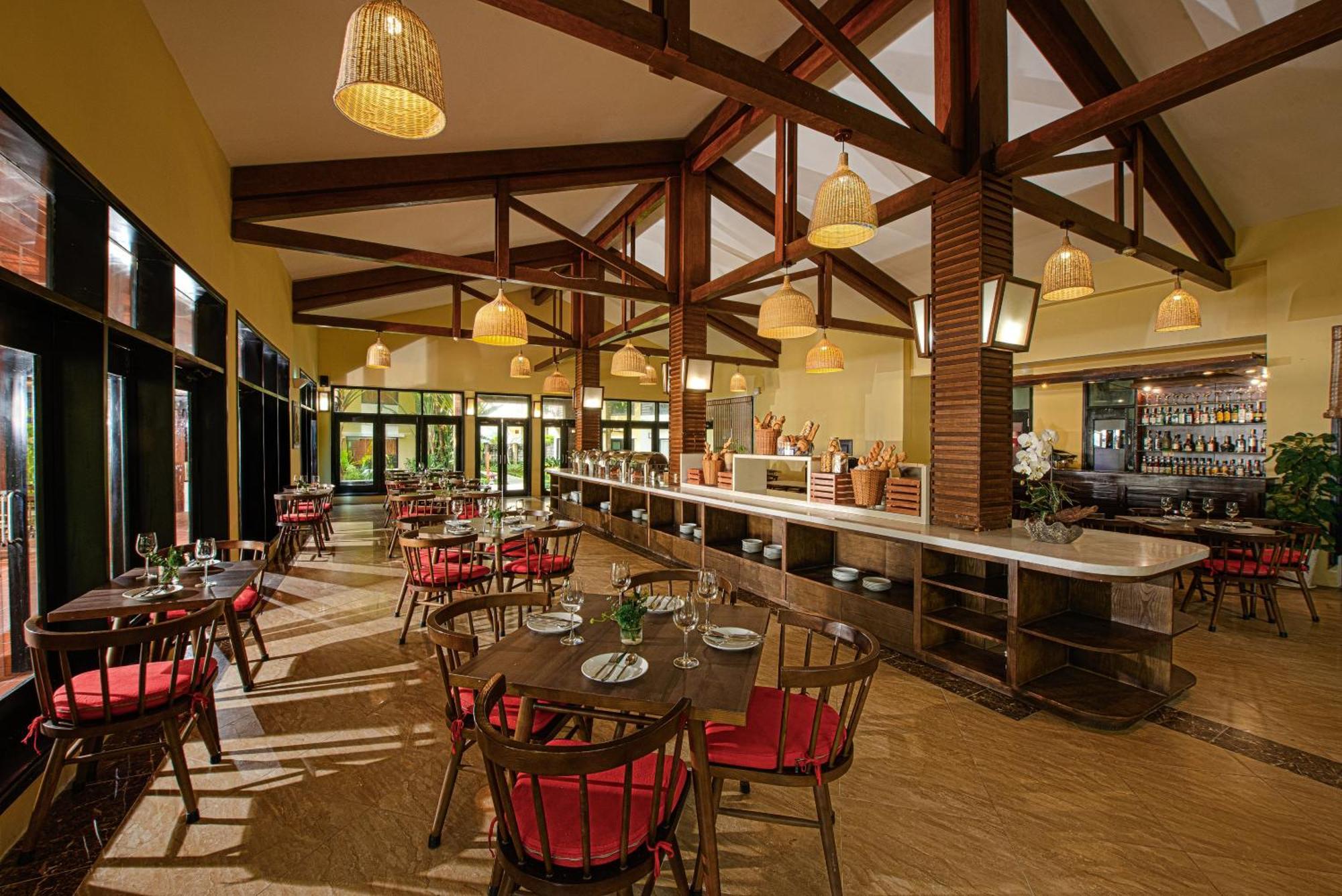 Famiana Resort & Spa - Breakfast Is Served As Brunch 6Am30 To 1Pm Duong Dong Exterior foto